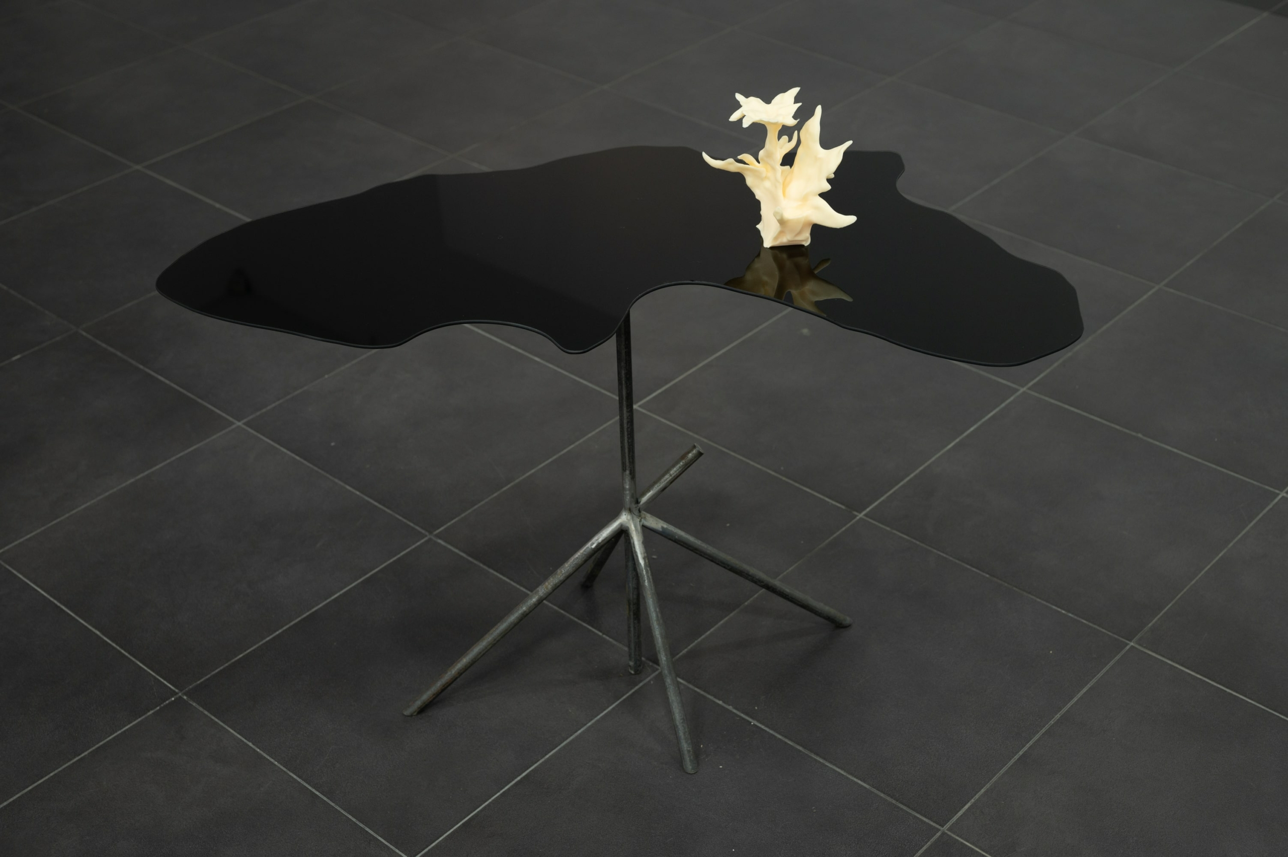 Ana Chaduneli - Invisible Figures